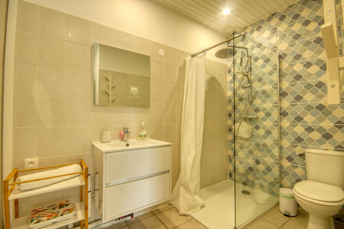 Location villa Trois Ilets Martinique - Salle douche chambre 1